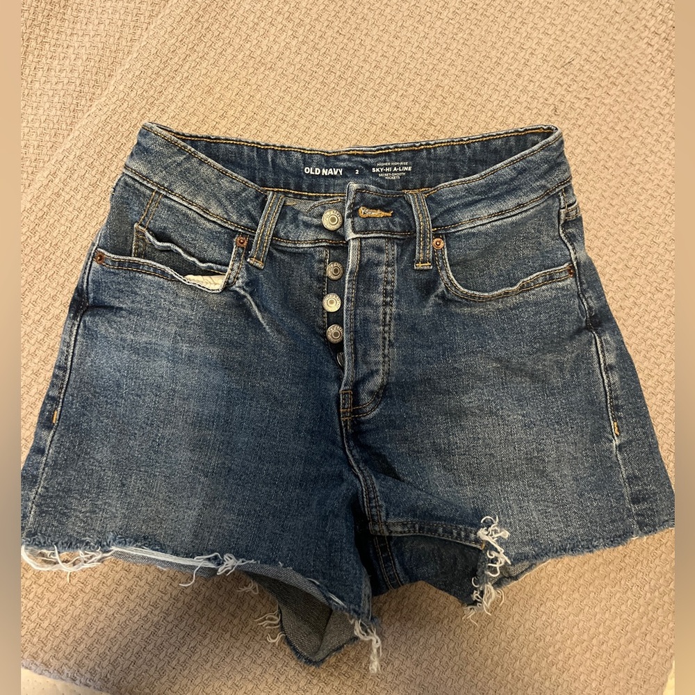 Sky-high jean shorts - med wash - size 2